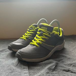 Vionic Women Kona running shoes | size 8w